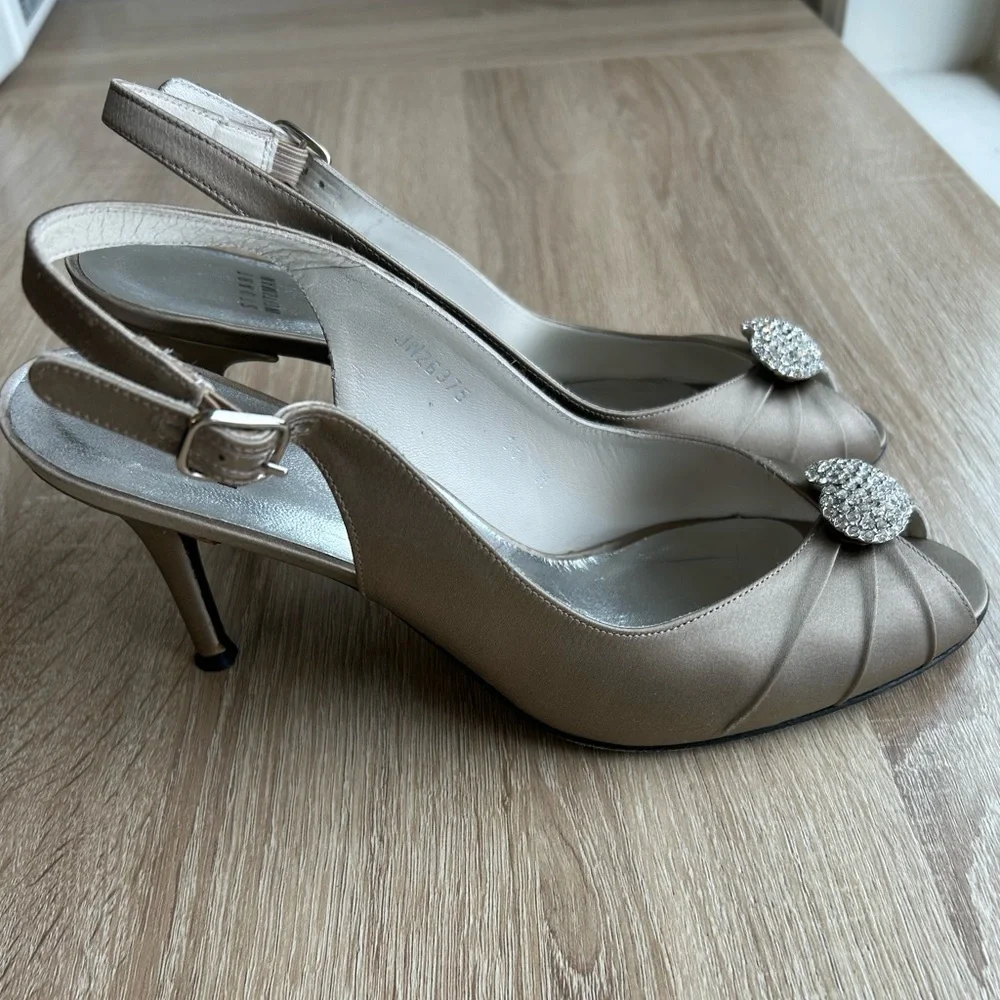 Stuart Weitzman Metallic Champagne Peep-Toe Slingback Heels with Crystal Heart - Picture 5 of 6